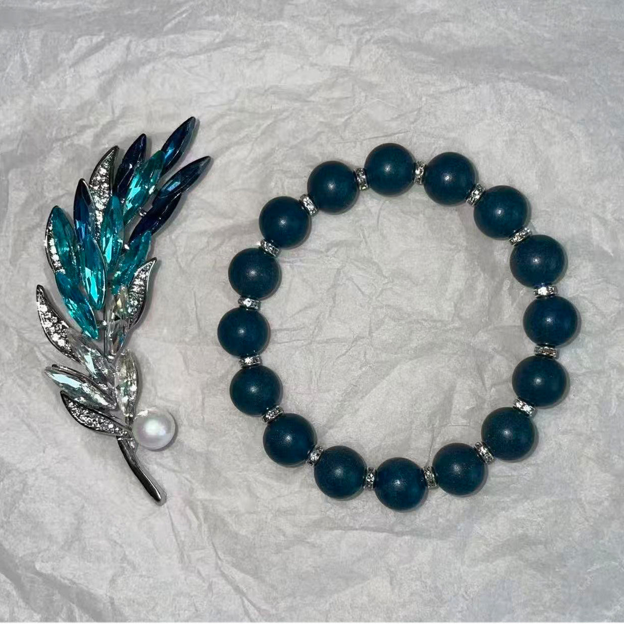 青黛 · 本然 Azure Herbal Incense Bead Bracelet & Brooch
