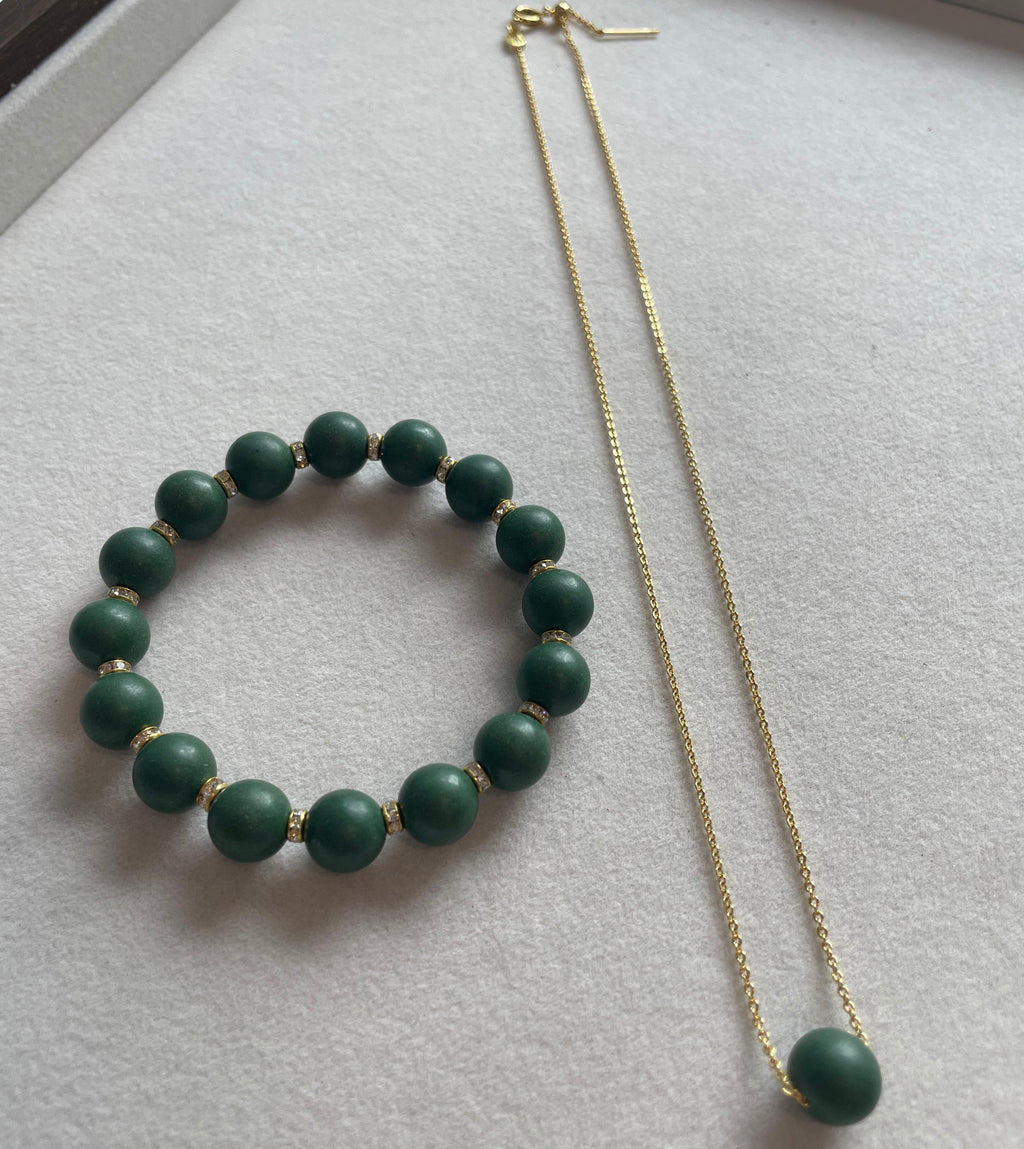 翠微 · 听松 Jade Green Incense Bead Bracelet & Necklace